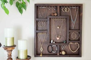 DIY Wooden Jewelery Holder 17 11zon 300x199