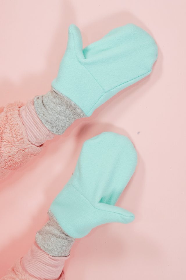 DIY fleece mittens sewing gift