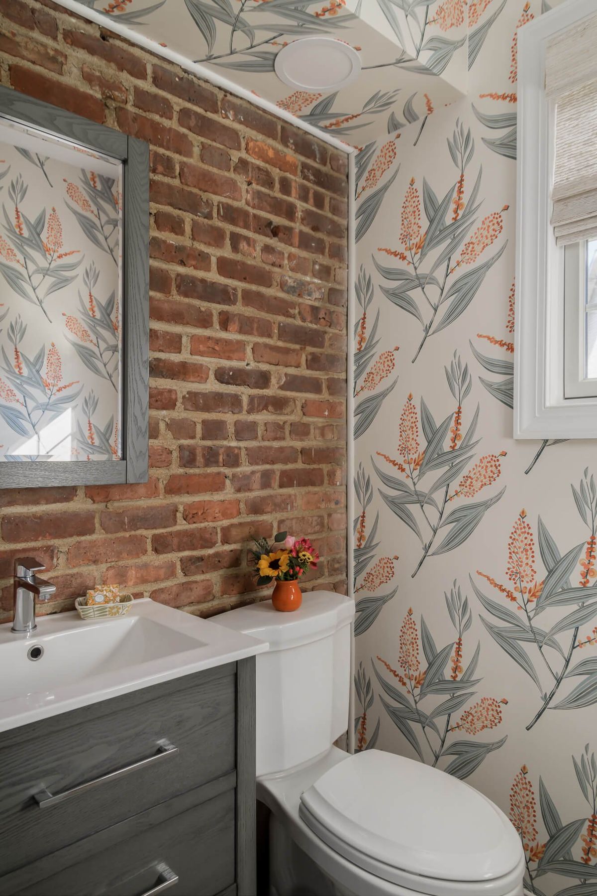 29 Small Bathroom Wallpaper Ideas That Work