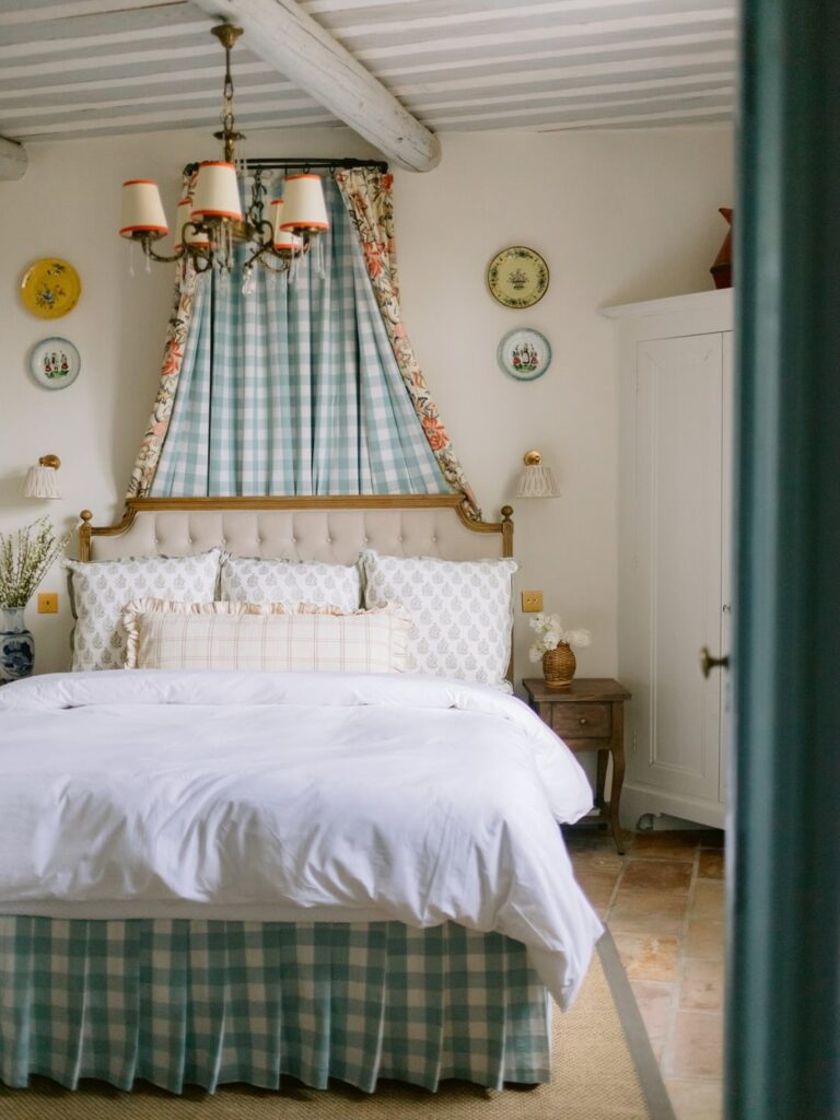 23 DIY Canopy Bed Ideas to Transform Your Bedroom Into a Dreamy Retreat