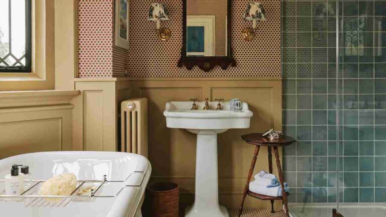 29 Brown Tile Bathrooms That Feel Sophisticated, Not Dated