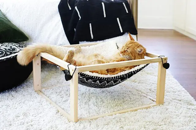 Geometric patterned floor bed cat hammock