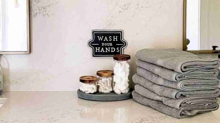 Guest Bathroom Essentials: The Ultimate Checklist