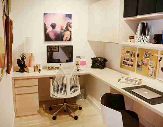 How to Decorate an Office That Has No Windows: Brighten Up Your Space