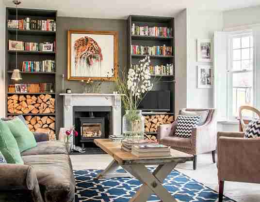 My Best Upgrade Was Learning How To Decorate A Long Wall In Living Room (And Yes, Lighting Matters)