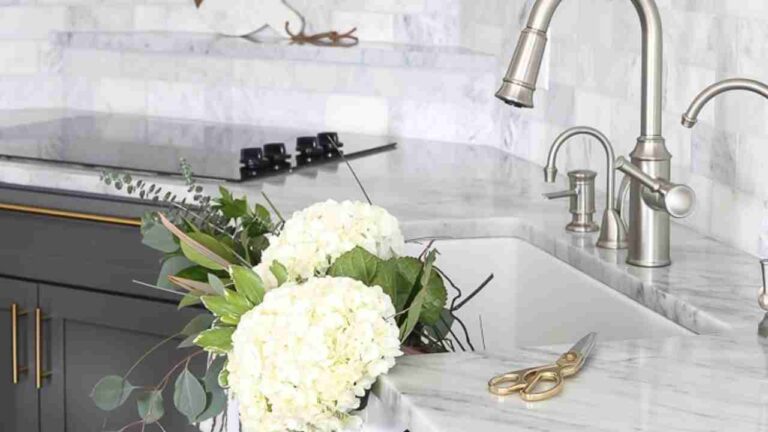 Should the Kitchen Faucet Match Cabinet Hardware or Not?
