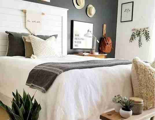 The Biggest Mistakes People Make With Black and White Bedroom Decor (And 20 Easy Ideas)
