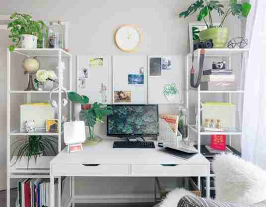 Zen Office Decor: How I’d Make Your Desk Feel Calm Without Turning It Into a Sad Beige Museum