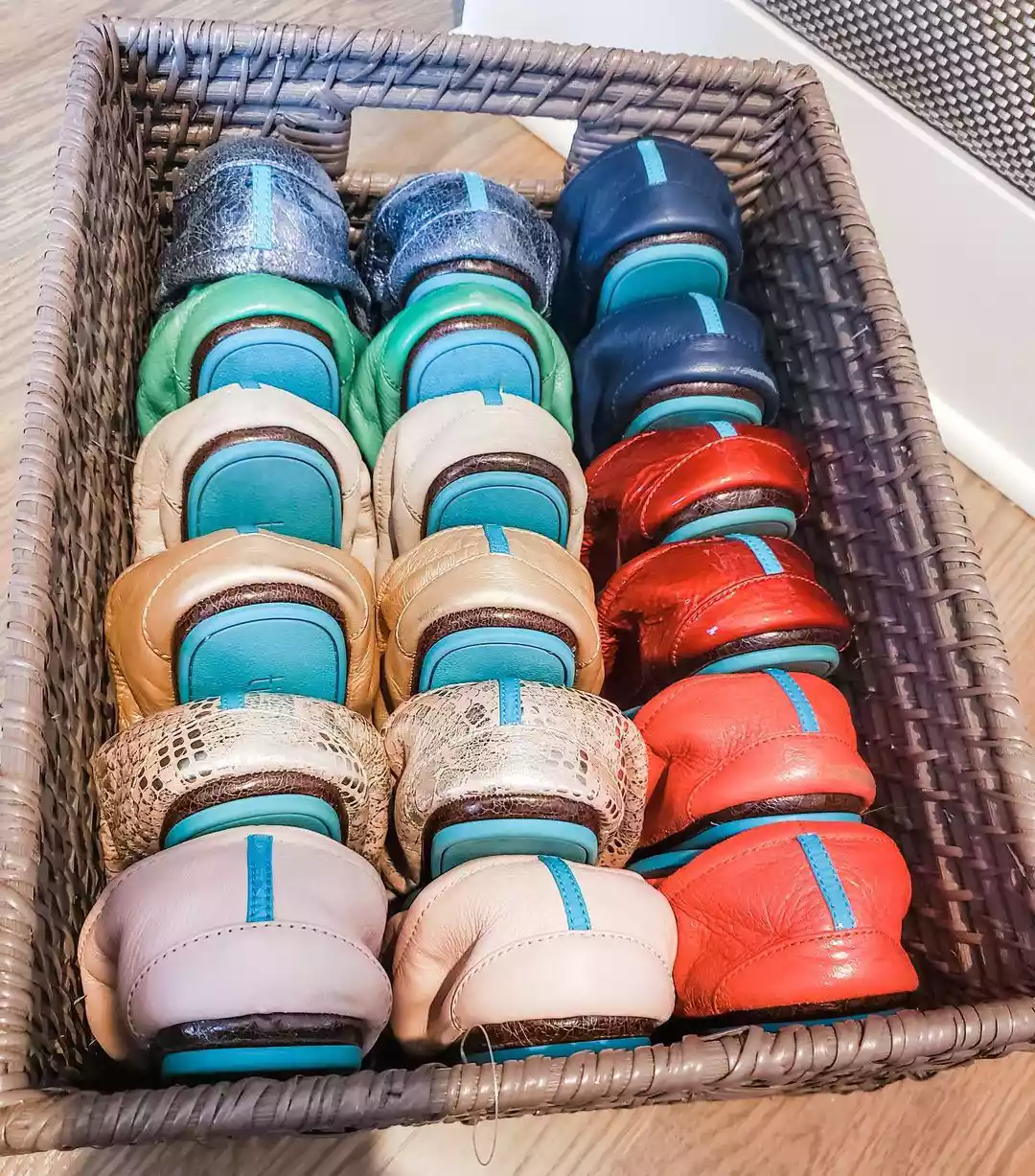 Crown molding heel rack