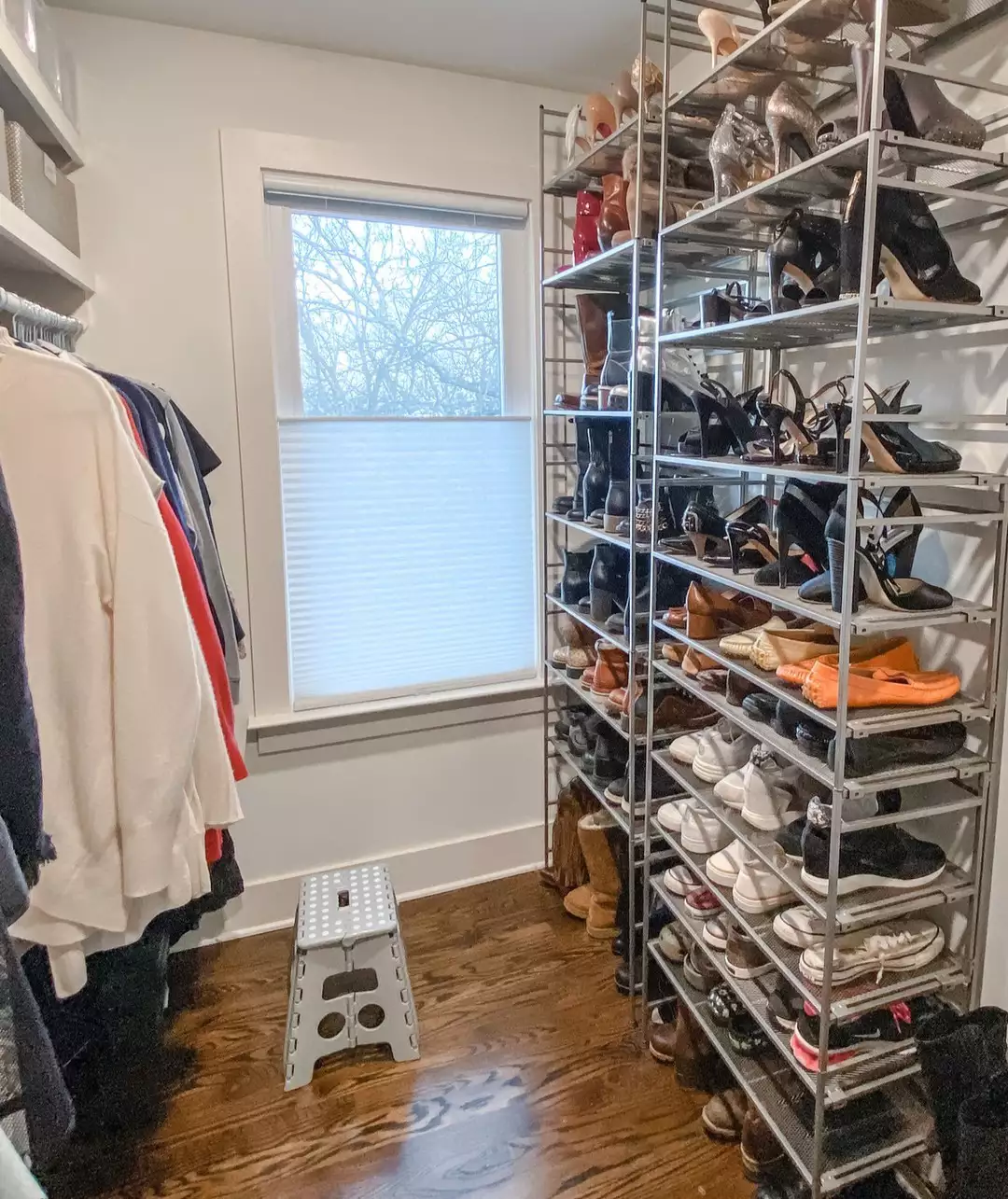 Modern hallway shoe shelving display