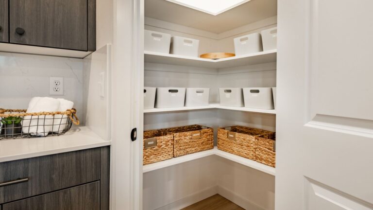 These Corner Pantry Ideas Actually Made Me Want To Reorganize My Entire Kitchen