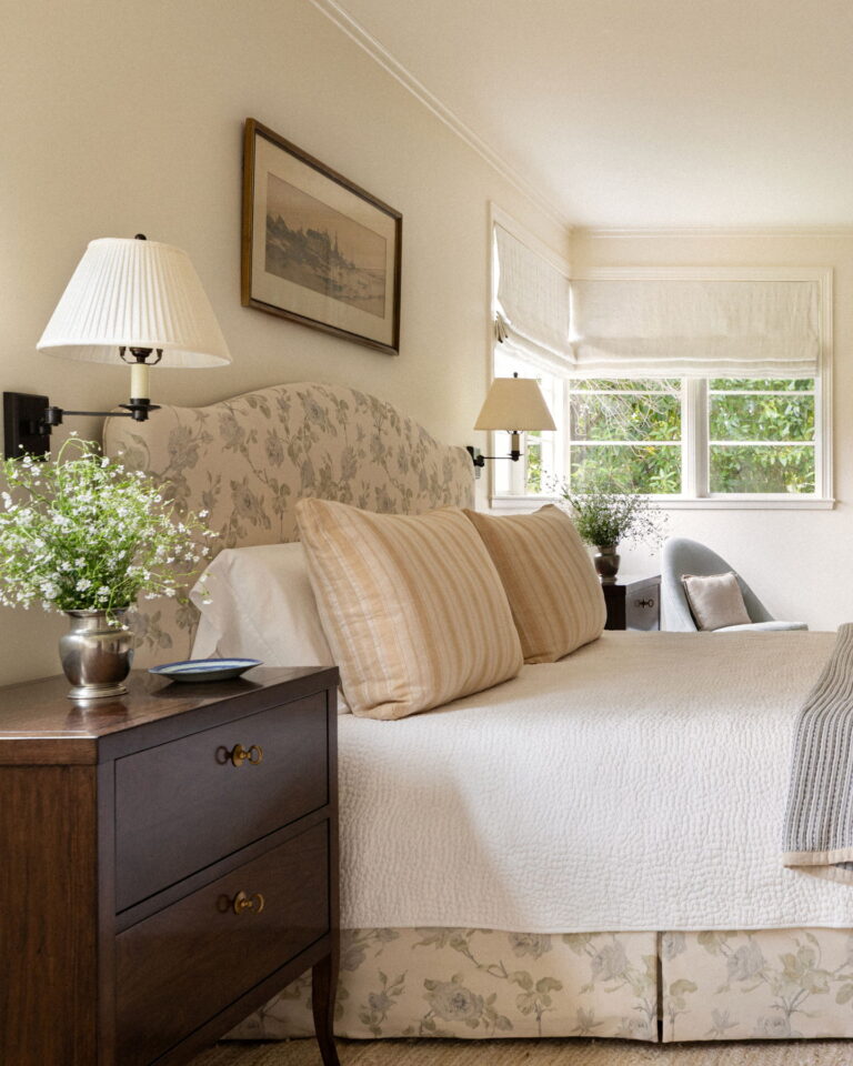 How to Decorate a Small Bedroom Without Making It Feel Crowded